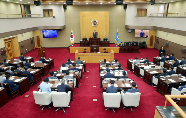 충북도의회는 7월 12~20일까지 제410회 임시회를 열고 각 소관부서에 대한 2023년도 상반기 주요업무 추진상황에 대해 점검했다.