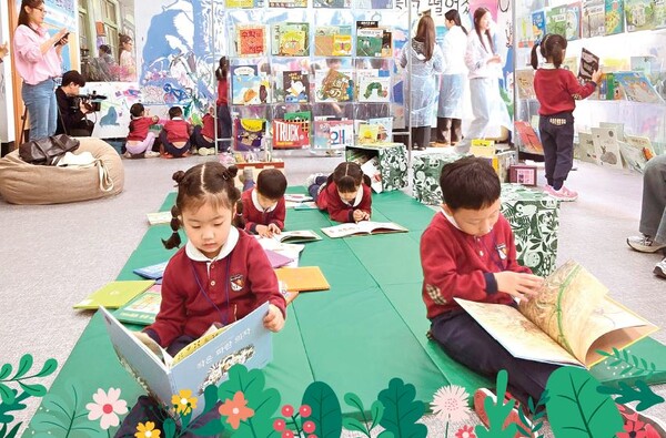 [ 5월 ] “마음이 머무는 곳, ‘그림책 정원’을 거닐다”
